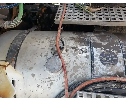 Fuel Tank Volvo VNL Casey's Truck Salvage World