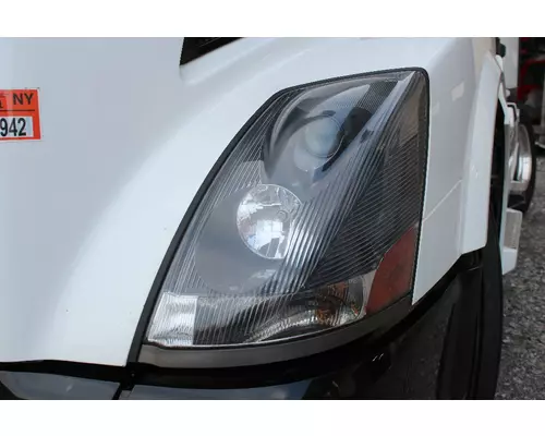 Headlamp Assembly VOLVO VNL Dutchers Inc   Heavy Truck Div  Ny