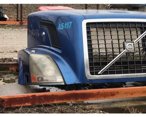 Hood VOLVO VNL Boots &amp; Hanks Of Ohio