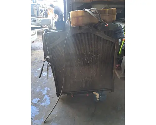 Radiator VOLVO VNL Truck Salvage International Inc