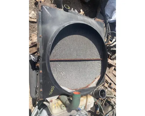 Radiator VOLVO VNL Truck Salvage International Inc