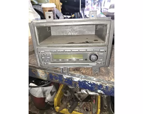 Radio VOLVO VNL Truck Salvage International Inc