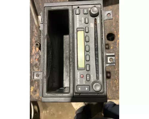 Radio VOLVO VNL Truck Salvage International Inc
