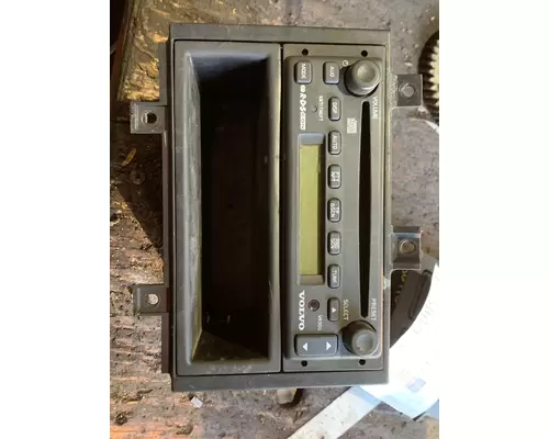 Radio VOLVO VNL Truck Salvage International Inc