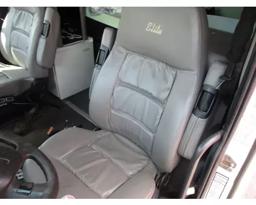 Seat, Front VOLVO VNL LKQ Heavy Truck - Tampa