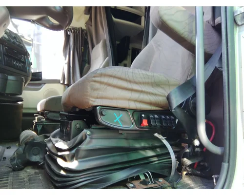Seat, Front VOLVO VNL LKQ Heavy Truck Maryland