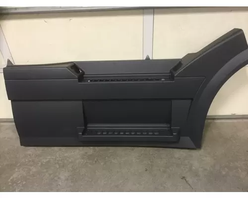 Side Fairing VOLVO VNL Hagerman Inc.