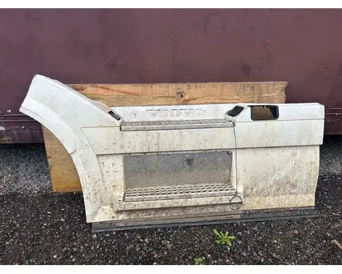 Side Fairing Volvo VNL Dixie Truck Centre