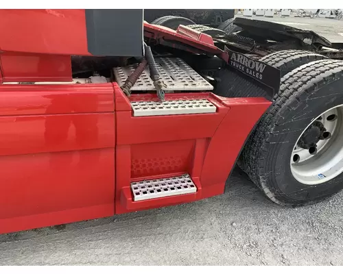 Skirt VOLVO VNL Custom Truck One Source