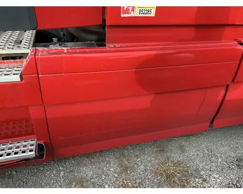 Skirt VOLVO VNL Custom Truck One Source
