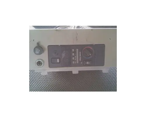 Sleeper VOLVO VNL American Truck Salvage