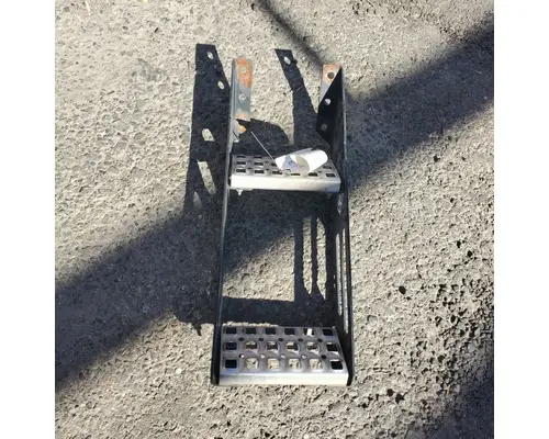 Step VOLVO VNL Geco - Fresno