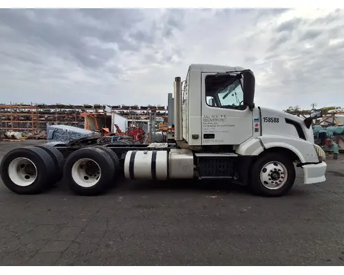 Complete Vehicle VOLVO VNL Geco - Fresno