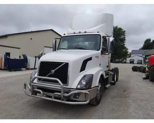 Complete Vehicle VOLVO VNL LKQ Thompson Motors - Wykoff