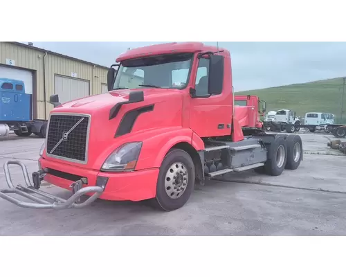 Complete Vehicle VOLVO VNL LKQ Heavy Truck - Goodys