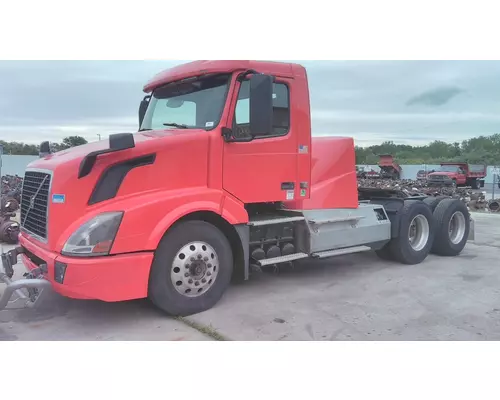 Complete Vehicle VOLVO VNL LKQ Heavy Truck - Goodys