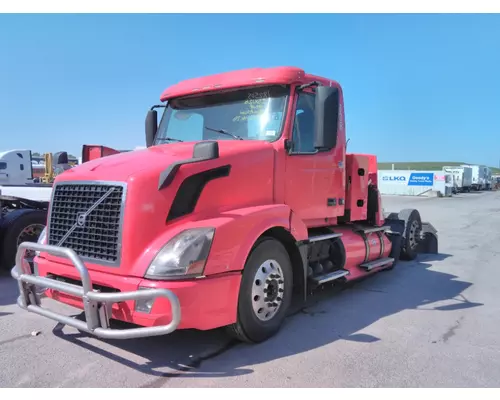 Complete Vehicle VOLVO VNL LKQ Heavy Truck - Goodys