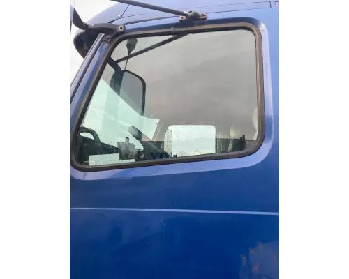 Windshield Glass Volvo VNL Complete Recycling