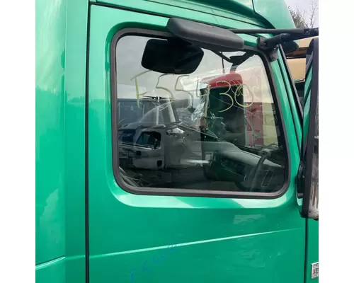 Windshield Glass Volvo VNL Complete Recycling