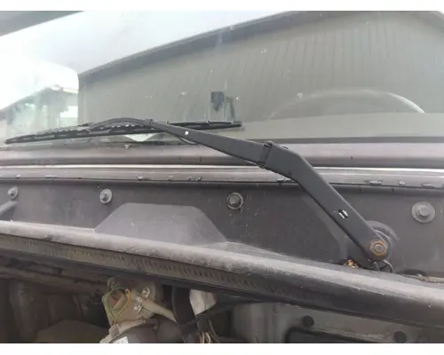Windshield Wiper Arm VOLVO VNL LKQ Thompson Motors - Wykoff