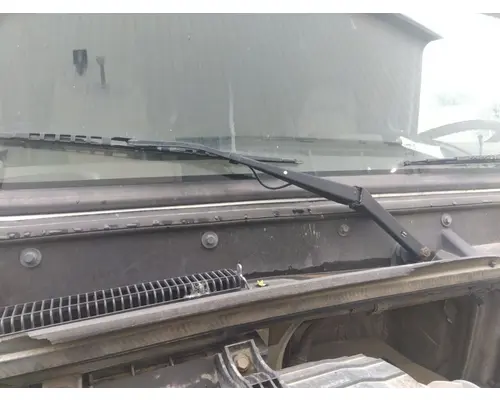 Windshield Wiper Arm VOLVO VNL LKQ Thompson Motors - Wykoff