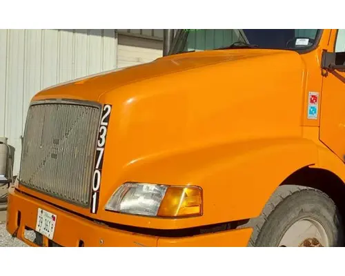 Hood VOLVO VNM 1998-2003 LKQ Geiger Truck Parts