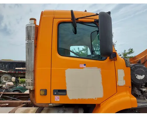 Door Assembly, Front VOLVO VNM 1999-2020 LKQ Geiger Truck Parts