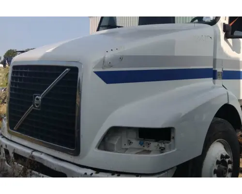 Hood VOLVO VNM 2004-2020 LKQ Geiger Truck Parts
