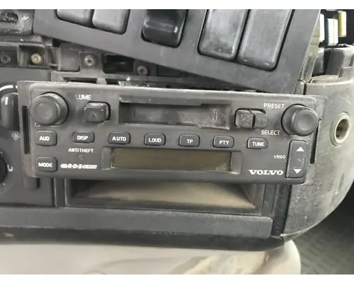 Radio Volvo VNM Vander Haags Inc Cb
