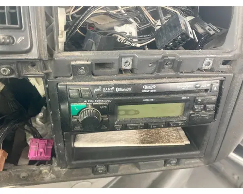 Radio Volvo VNM Vander Haags Inc Kc