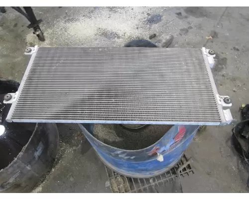 Air Conditioner Condenser VOLVO VNM LKQ Evans Heavy Truck Parts