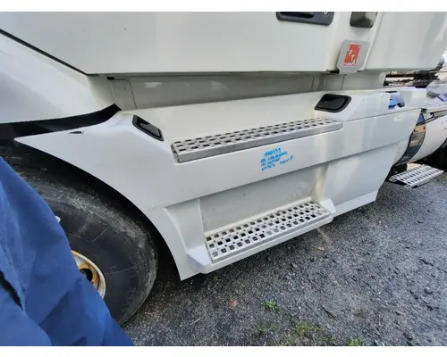 Side Fairing VOLVO VNM LKQ Heavy Truck Maryland