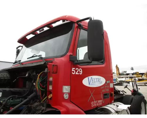 Cab VOLVO VNM LKQ Heavy Truck - Tampa