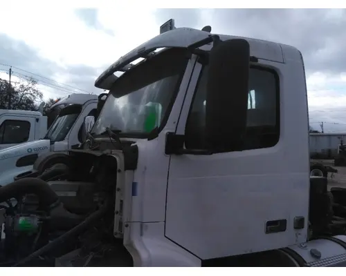Cab VOLVO VNM LKQ Heavy Truck - Tampa