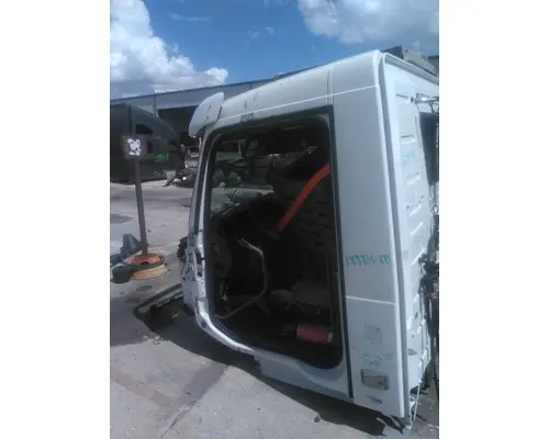 Cab VOLVO VNM LKQ Heavy Truck - Tampa