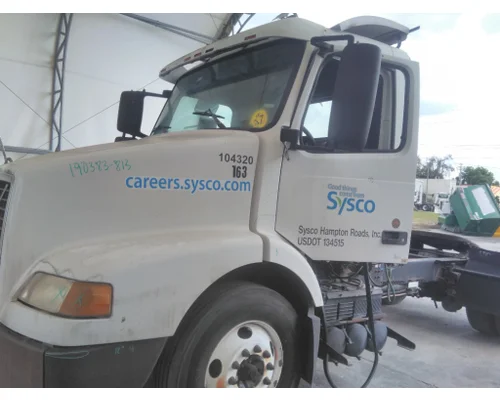Cab VOLVO VNM LKQ Heavy Truck - Tampa