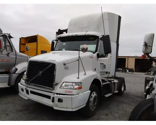Cab VOLVO VNM LKQ Heavy Truck Maryland