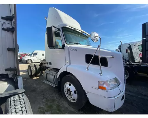 Complete Vehicle VOLVO VNM Crj Heavy Trucks And Parts