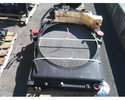Cooling Assy. (Rad., Cond., ATAAC) VOLVO VNM LKQ Heavy Truck Maryland