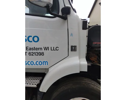 Cowl VOLVO VNM LKQ Thompson Motors - Wykoff