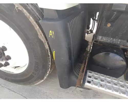 Fender Extension VOLVO VNM LKQ Thompson Motors - Wykoff