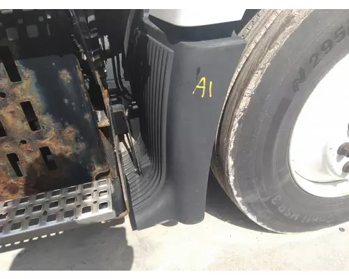 Fender Extension VOLVO VNM LKQ Thompson Motors - Wykoff