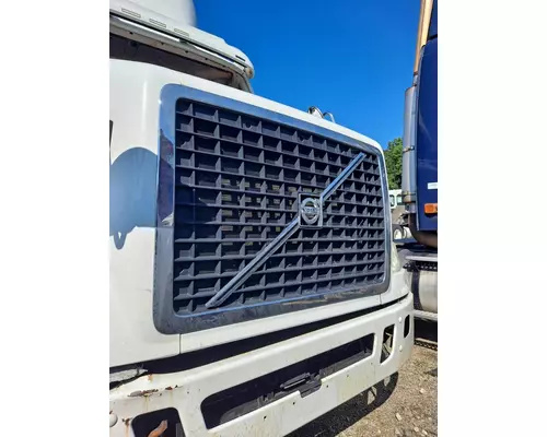 Grille VOLVO VNM LKQ Evans Heavy Truck Parts