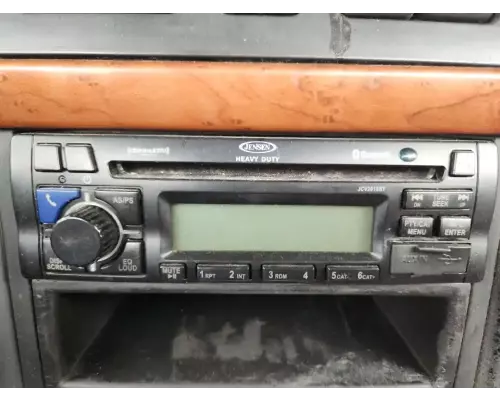 Radio Volvo VNM Complete Recycling