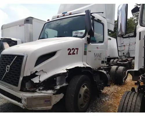 Cab VOLVO VNR LKQ Heavy Truck Maryland