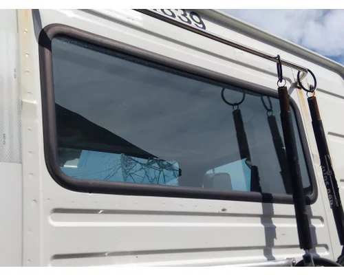Back Glass VOLVO VNR LKQ Thompson Motors - Wykoff