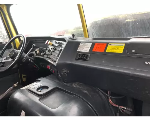 Volvo WAH Dash Assembly