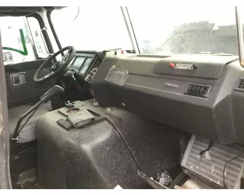 Volvo WAH Interior Doghouse