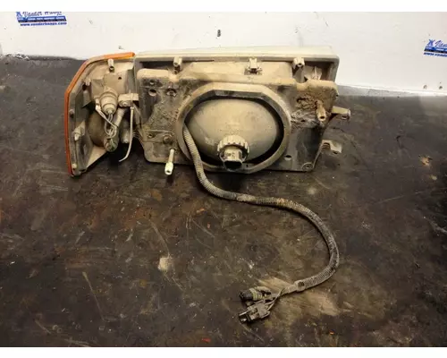 Volvo WCA Headlamp Assembly