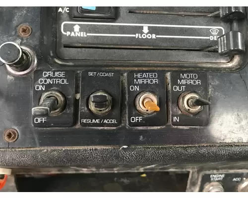 Volvo WG Dash Panel